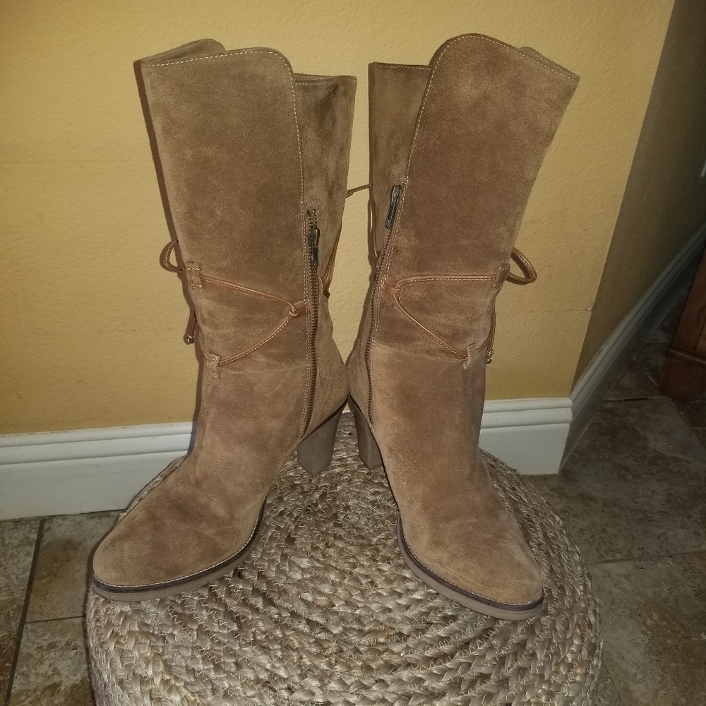 Johnston & Murphy Suede Boots